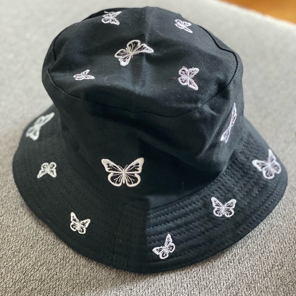 Bucket hat